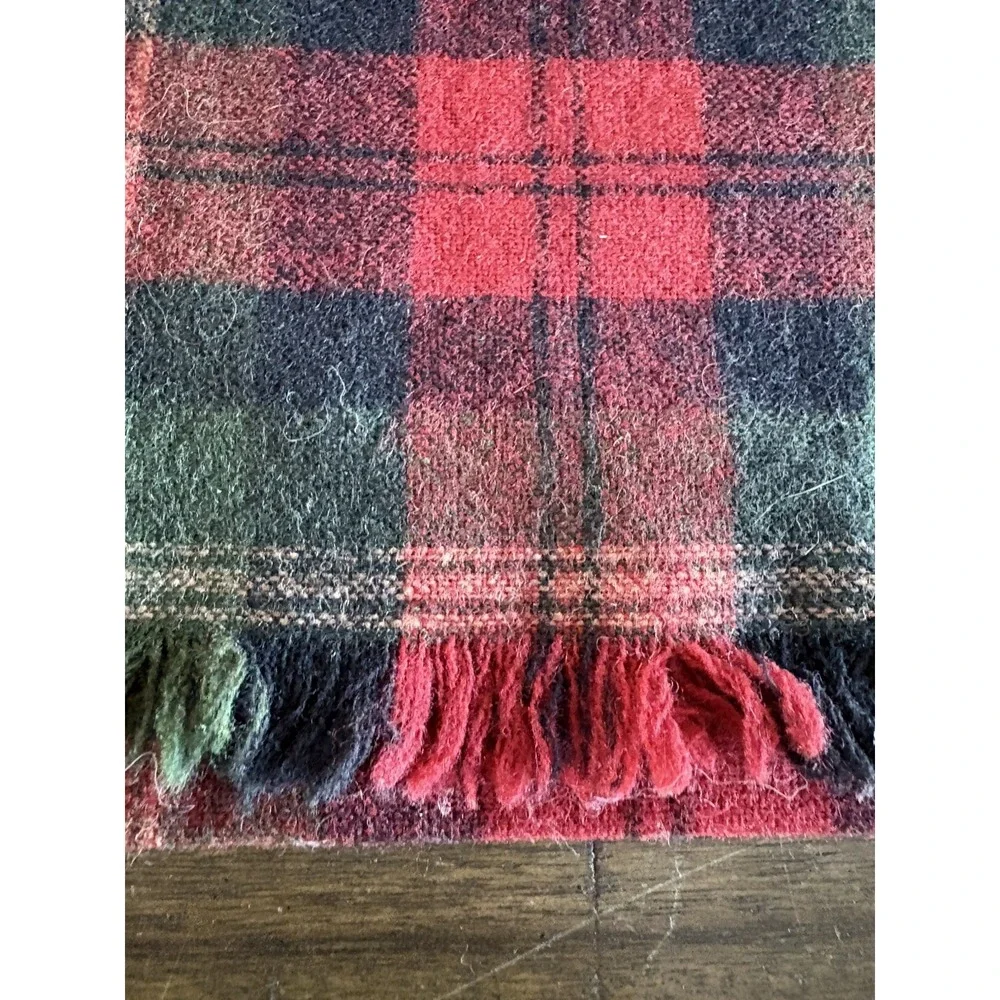 VTG Woolrich Red Green Black Tartan Plaid scarf Wool Old Money Equestrian Long
